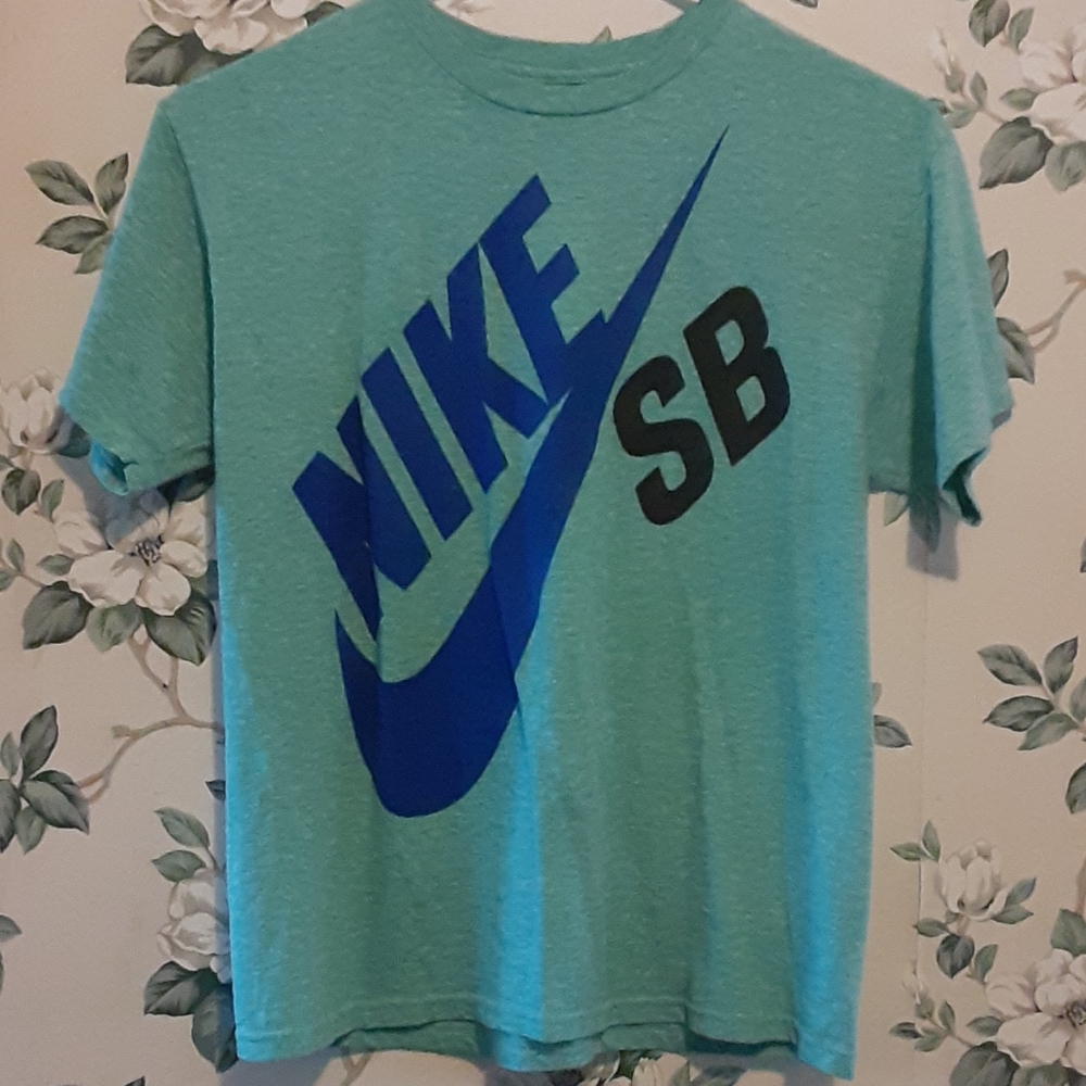 💚💚💚Nike womens t-shirt 💚💚💚
